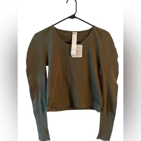 Fabletics Olive Green Sculptinit long sleeves crop top seamless size large - Picture 2 of 7